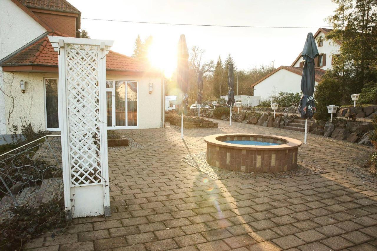 Hotel Zur Linde à Ottweiler Extérieur photo